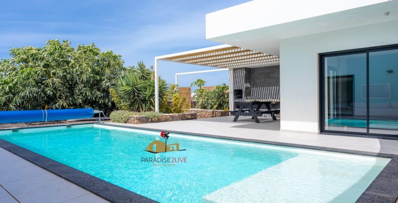 Paradise2live vende preciosa villa de nueva construcción en la mejor zona de Lajares.