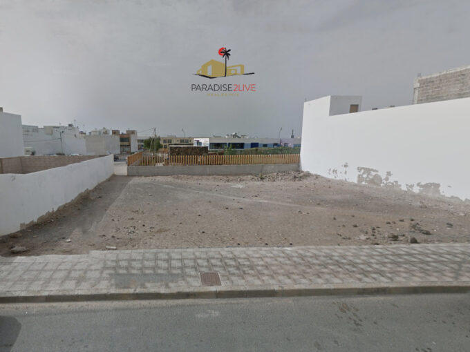 Paradise2live vende un grand terrain constructible à Puerto del Rosario.