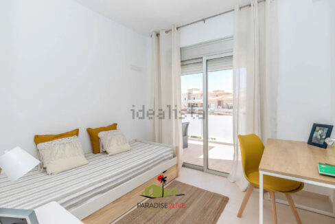 AV37-FOTO NUOEVA LOGO AMARILLA GOLF4