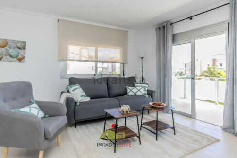 AV37-FOTO NUOEVA LOGO AMARILLA GOLF6