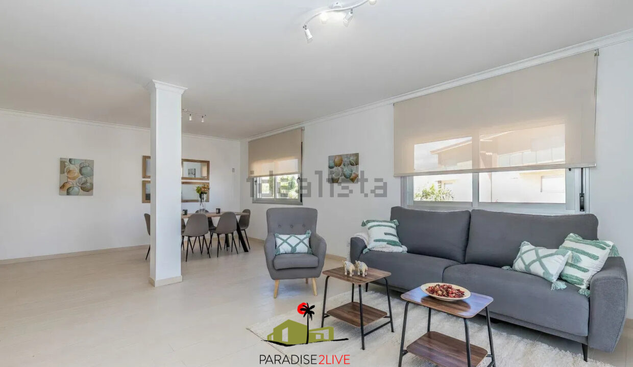 AV37-FOTO NUOEVA LOGO AMARILLA GOLF7