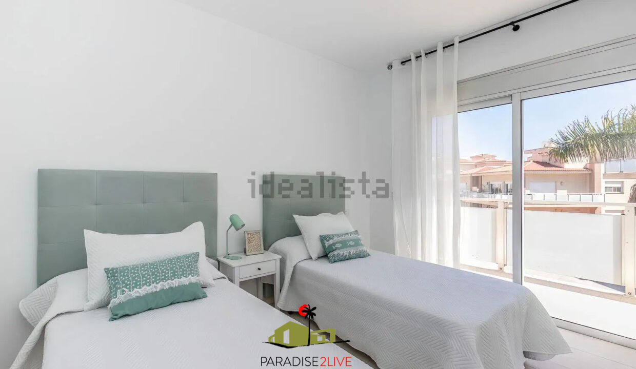 AV37-FOTO NUOEVA LOGO AMARILLA GOLF8