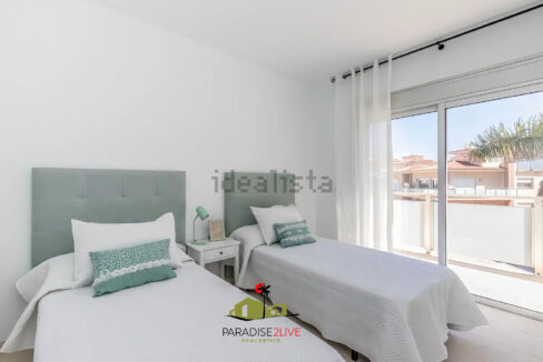 AV37-FOTO NUOEVA LOGO AMARILLA GOLF8